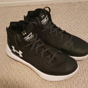 Nike curry wardell~size 6.5 youth